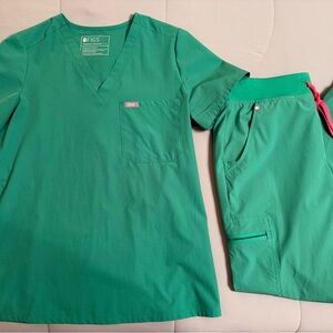 FIGS Safety Green Medical Scrub Set